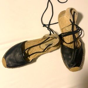 Soludos Black leather gladiator sandal. GREAT